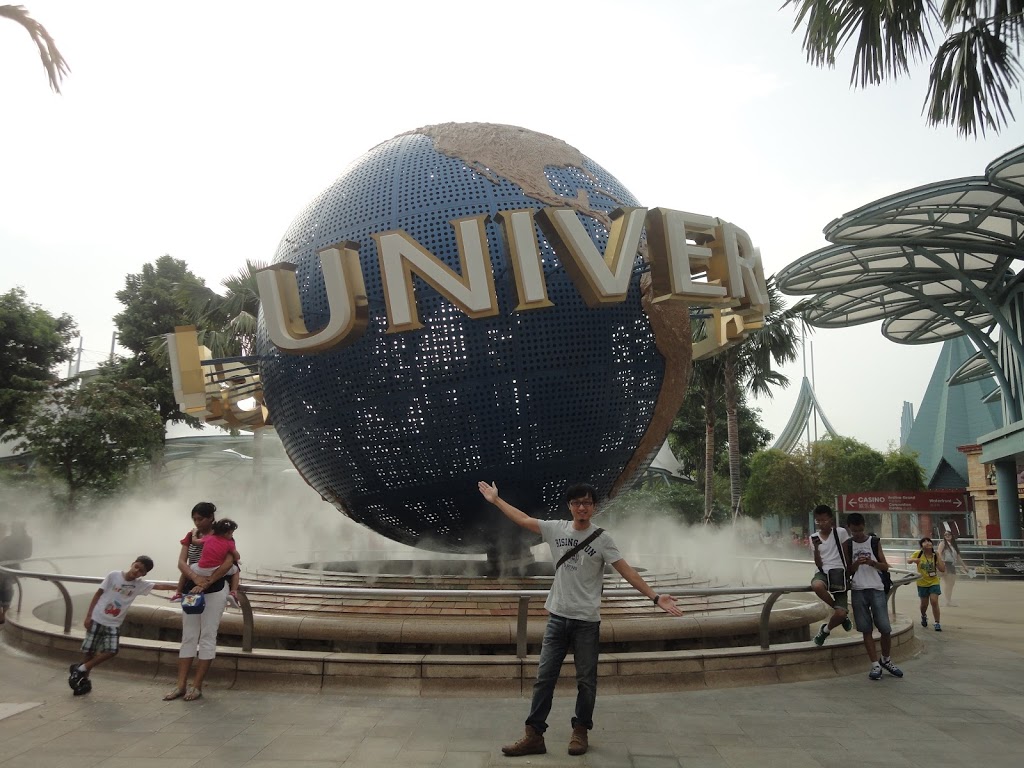 環球影城觀光客必拍的旋轉地球