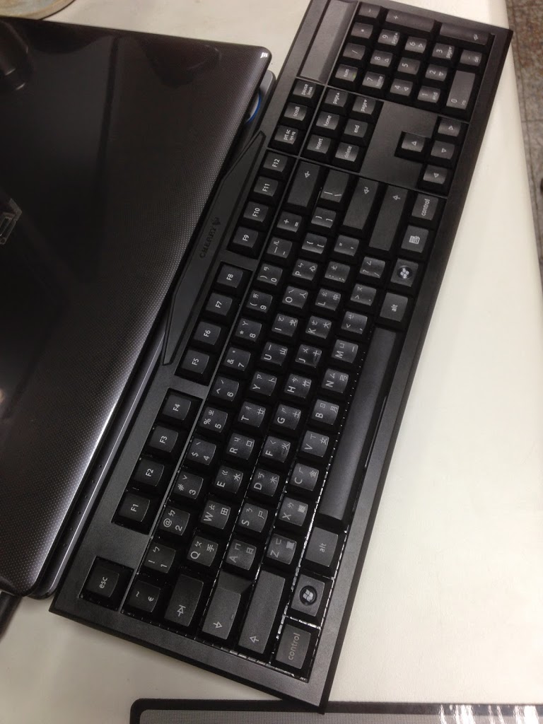 Cherry 原廠 100 % 青軸