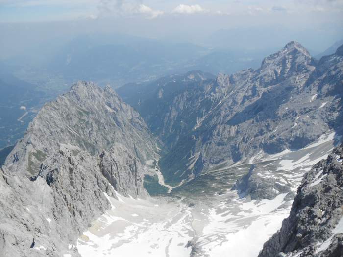 climbing-zugspitze-hell-valley-seen-from-the-summit